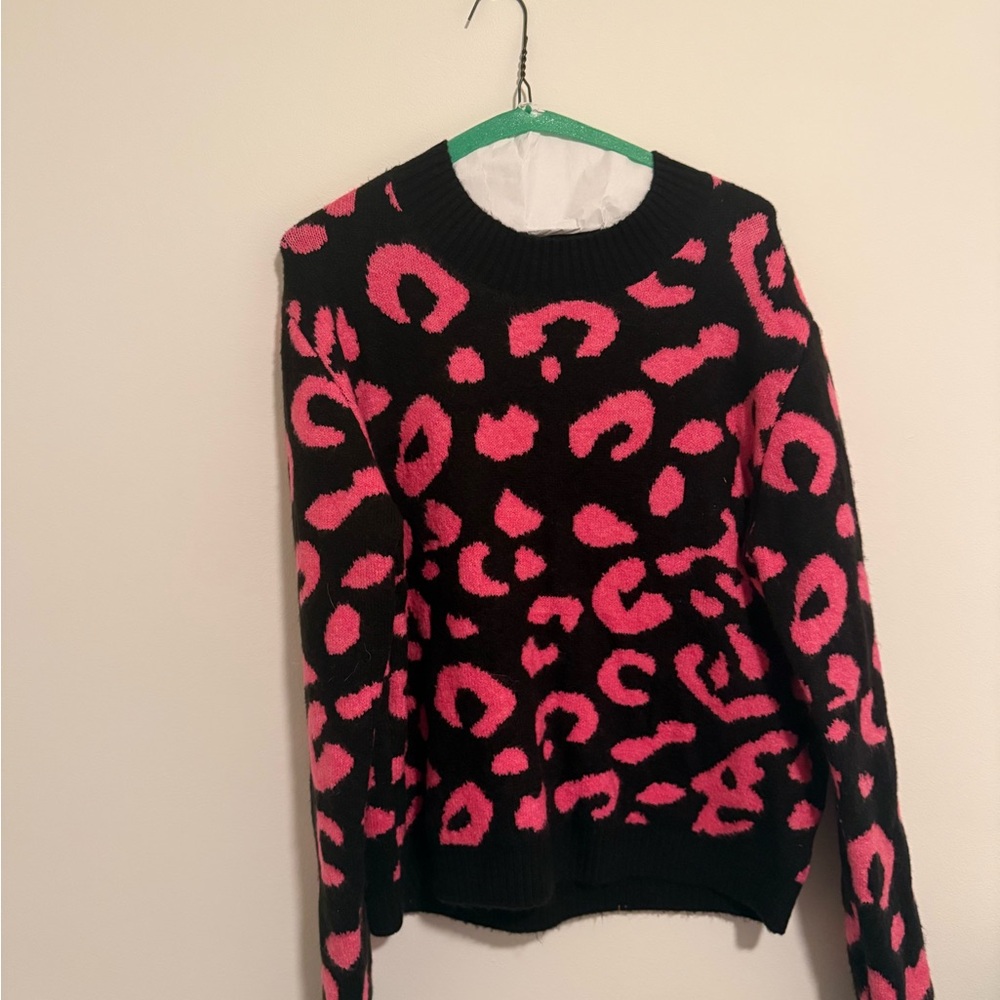 Stylish Pink and Black Leopard Print Sweater